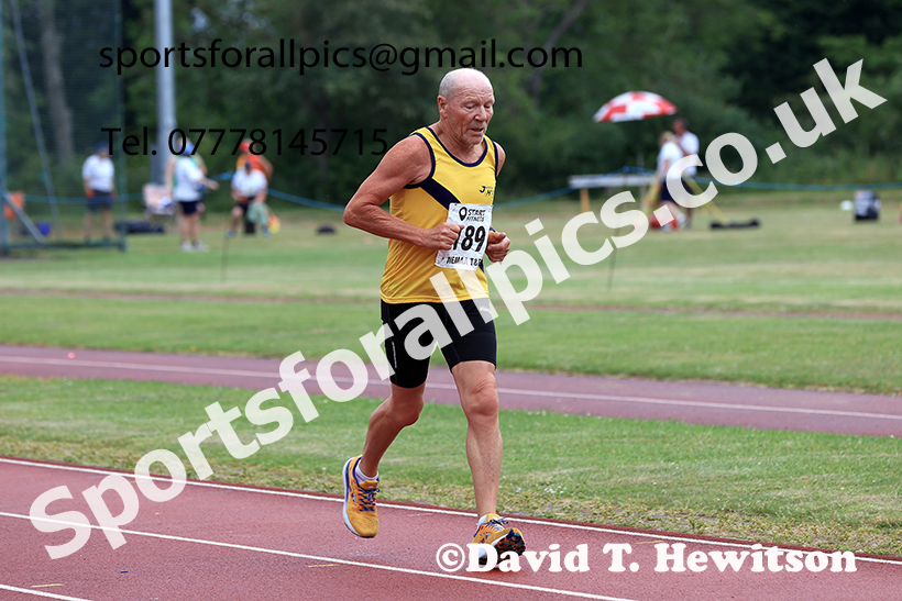 3000 metres, 2025 NEMAA Track and Field, Monkton. Photo: David T. Hewitson/Sports for All Pics